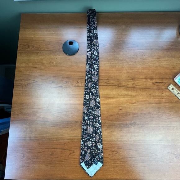 Oscar de la Renta Silk Floral Tie Thin Hand Sewn Hand Bar Tack - Picture 11 of 15